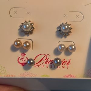 Premier Designs pearl earrings set
